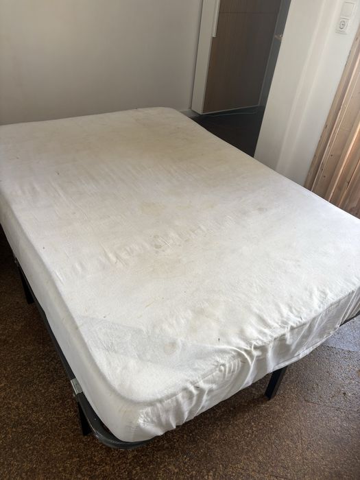 Cama de casal boa