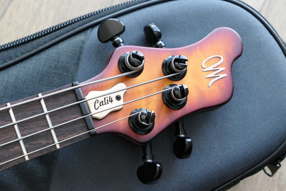 Mayones Cali 4 Aguilar + Gigbag