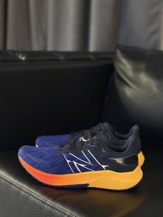 Кросівки New Balance FuelCell Propel v3 [оригінал] 40 Більше 500 товарів у наявності. Дивіться інші наші оголошення!
