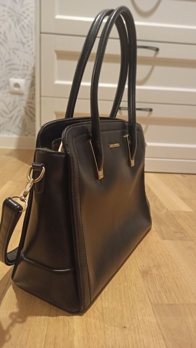 Czarna torebka David Jones