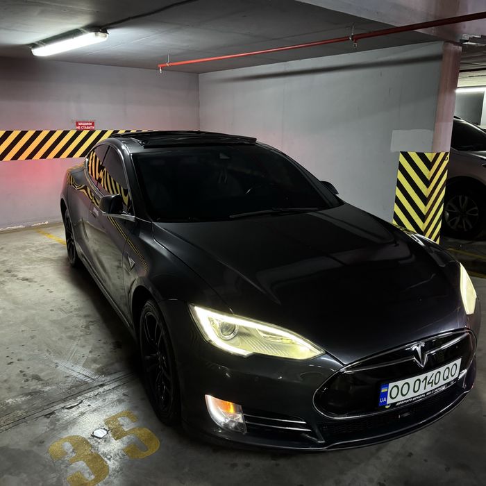 Tesla Model S 85