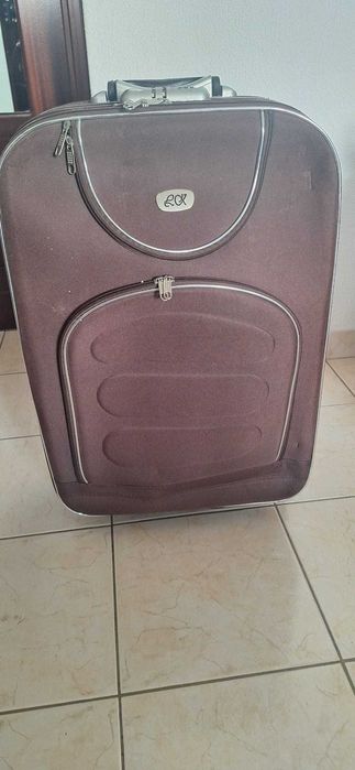 Mala de viagem em excelente estado