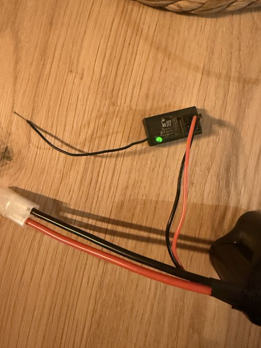 Odbiornik RC 2.4 GHZ jak nowy warto !
