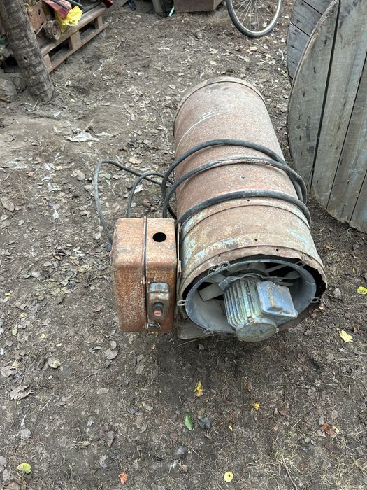 Сак як новий зварювальний на колесах сак.