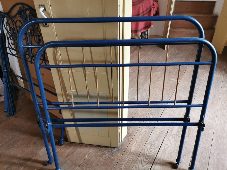 Cama ferro forjado antiga solteiro