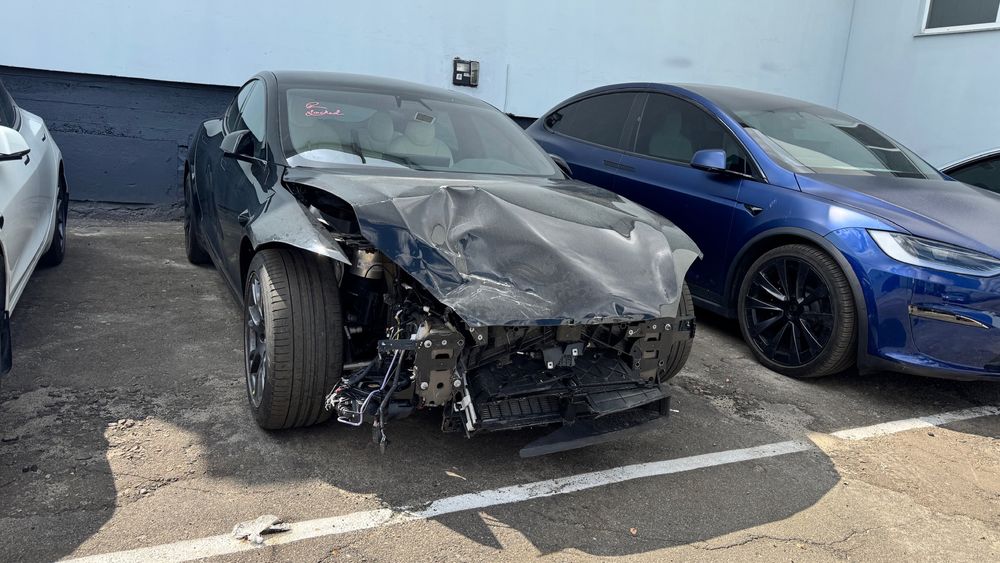 Tesla service тесла ремонт відновлення авто ремонт тесла