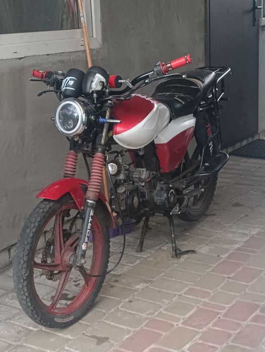 альфа 125 кубов червона