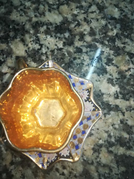 Chávena E pires de café pintado à mão com ouro