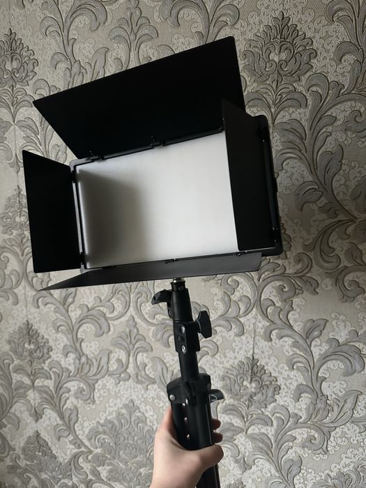 Постійне біле та кольорове світло 17*29 см з посиленою стійкою