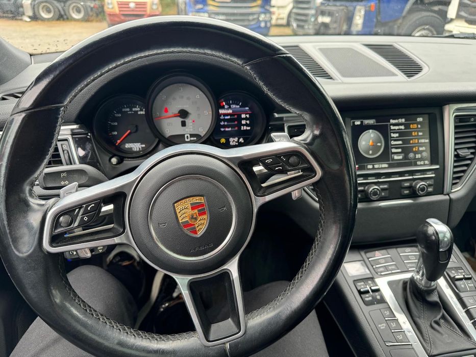 Porsche Macan full options