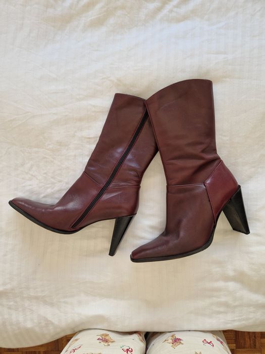 Botas cano médio em pele