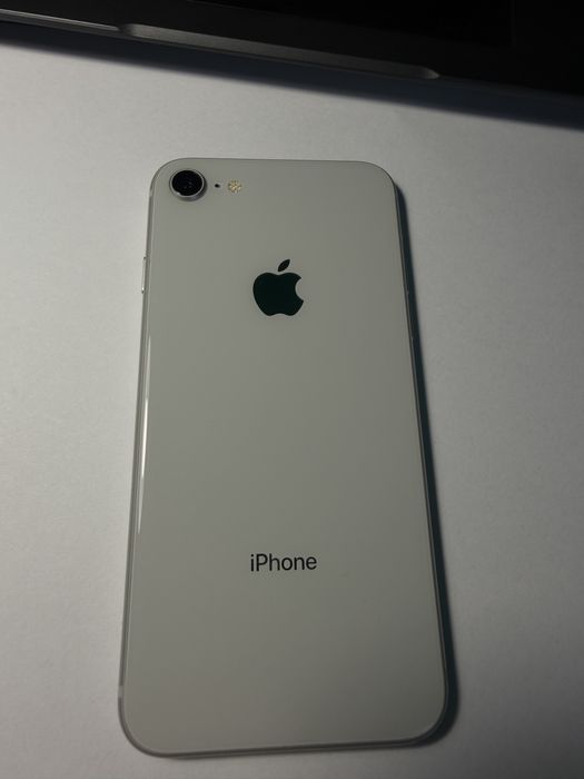 Iphone 8  64gb neverkock