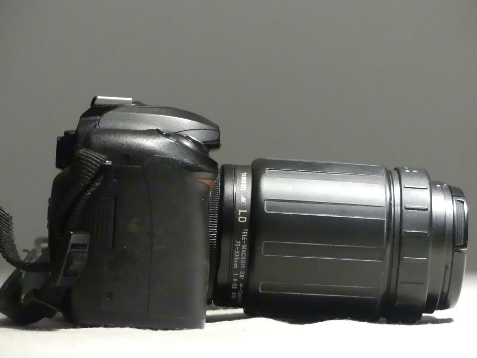 Teleobjetiva Macro 70-300mm f/4-5.6 – Ótimo estado