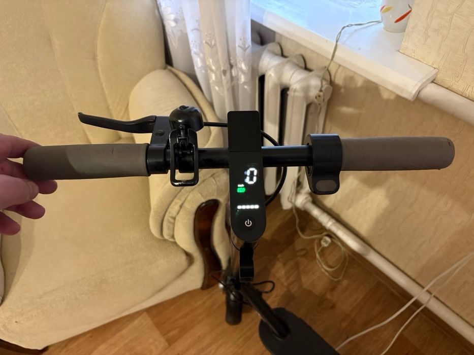 Продам электросамокат Xiaomi