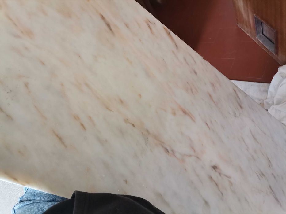 Pedra mármore em boas condições - dimensões 120 cm x 50  x 2,5 cm