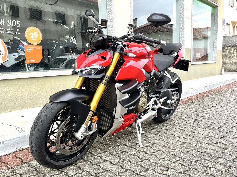 Ducati Streetfighter V4S