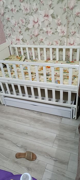 Продам детскую кроватку