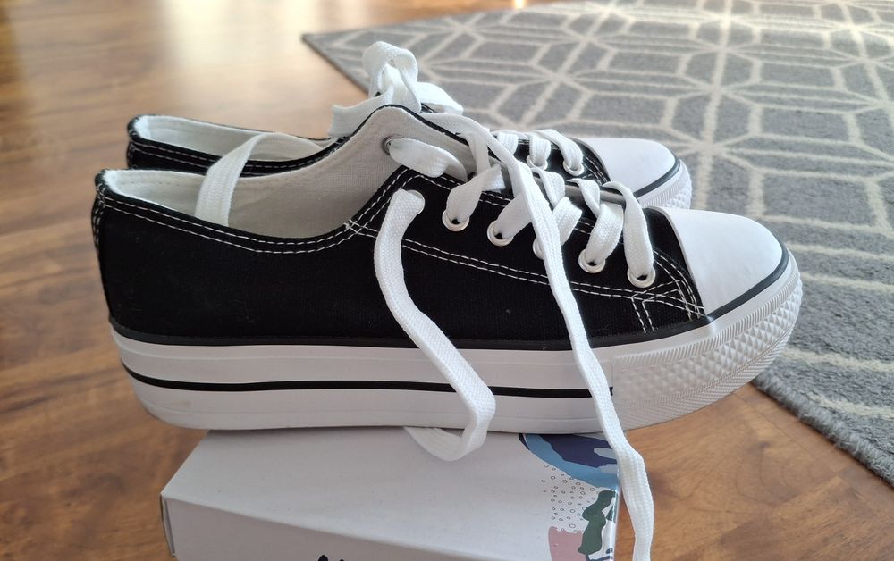 Trampki na grubszej podeszwie