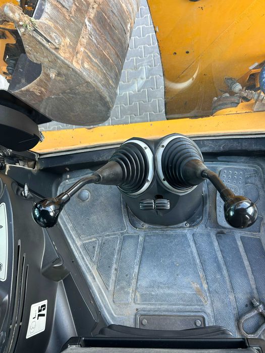 Продам JCB 4CX Sitemaster 2008 року