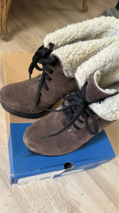 Зимние ботинки из натуральной замши