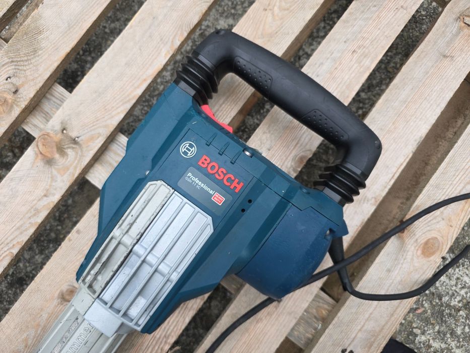 Bosch GSH 11 VC mlot wyburzeniowy sds max