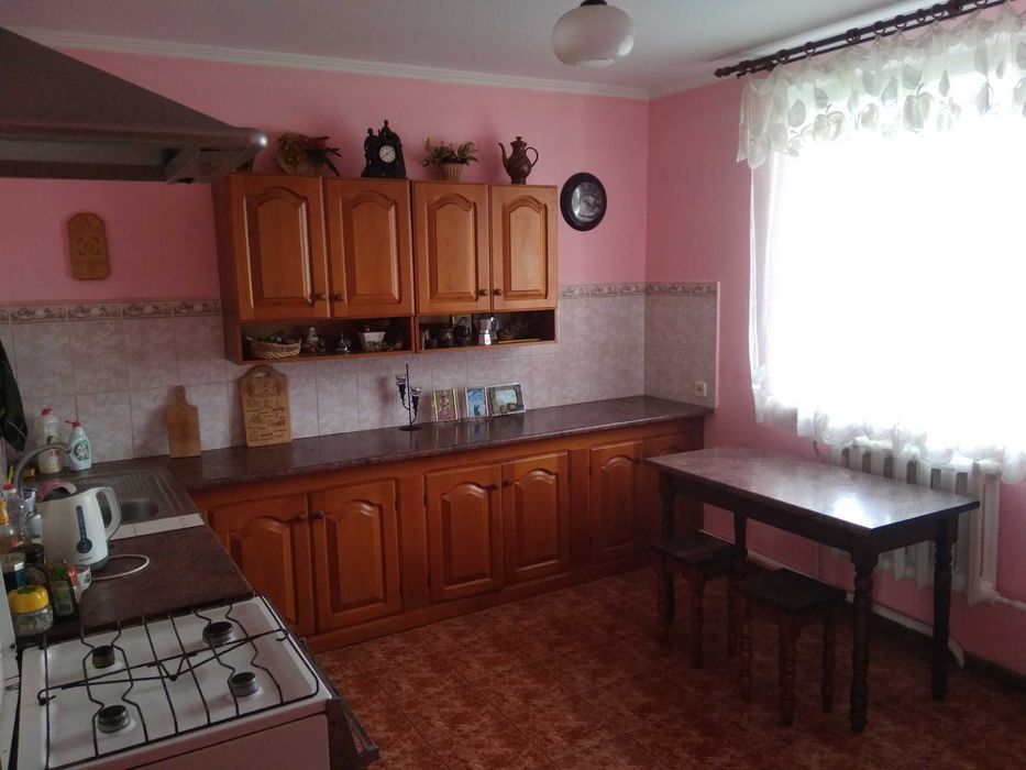 Продаж будинку, 2 пов. 240 кв.м. Без комісії! (5 хв. до центру пішки).