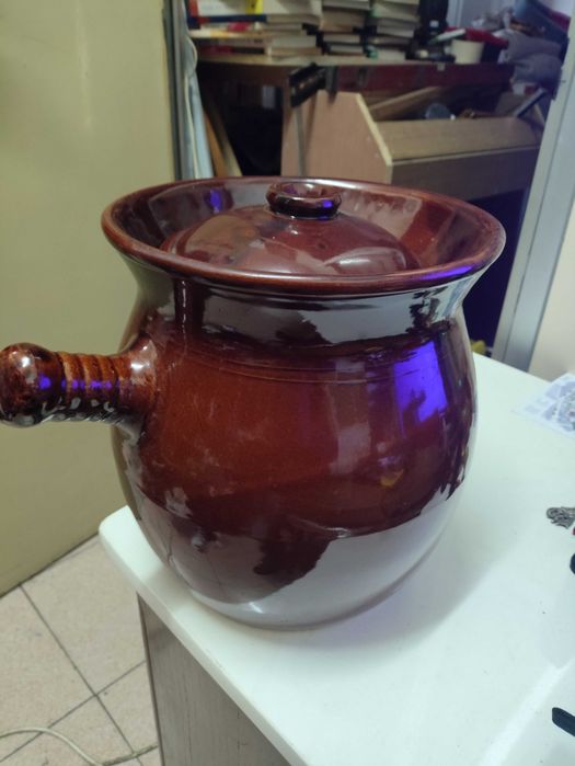 Antiga Caçarola/Panela Grande de cerâmica vidrada castanha com tampa