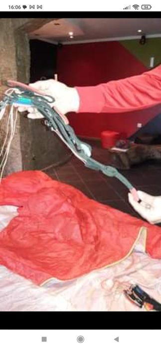 Asa de parapente e paramotor