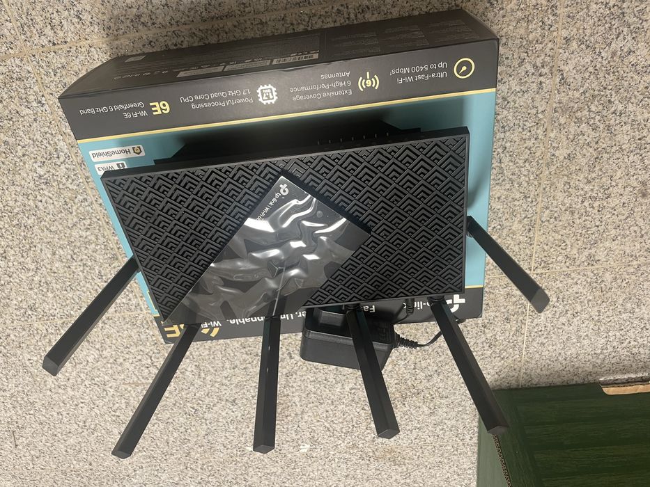 Routers TP-Link AXE75 / Archer C6 / RE200