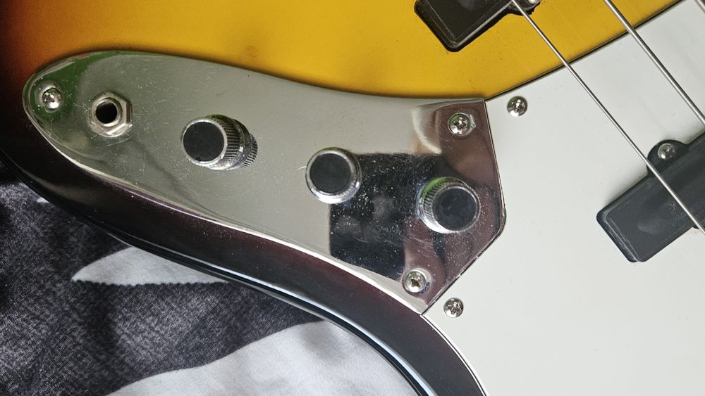 Gitara Basowa Jazz (po lutniku)