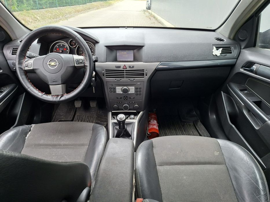 Opel Astra 1.7 diesel klimayzacja ważne opłaty