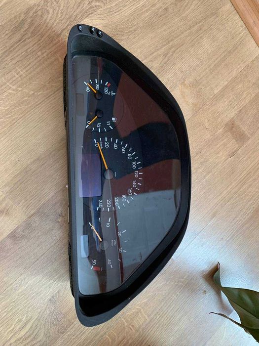 Продам деталі до салону Мercedes bens 1999 E220 2,2Л CDI