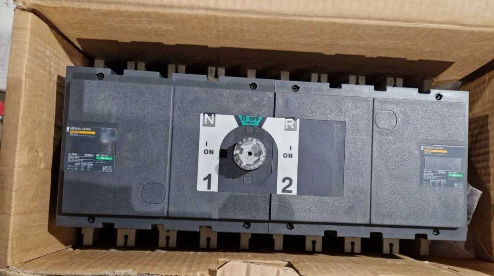 Рубильник перекидной ABB OT800E03CP 1SCA022785R6300 на 800 ампер