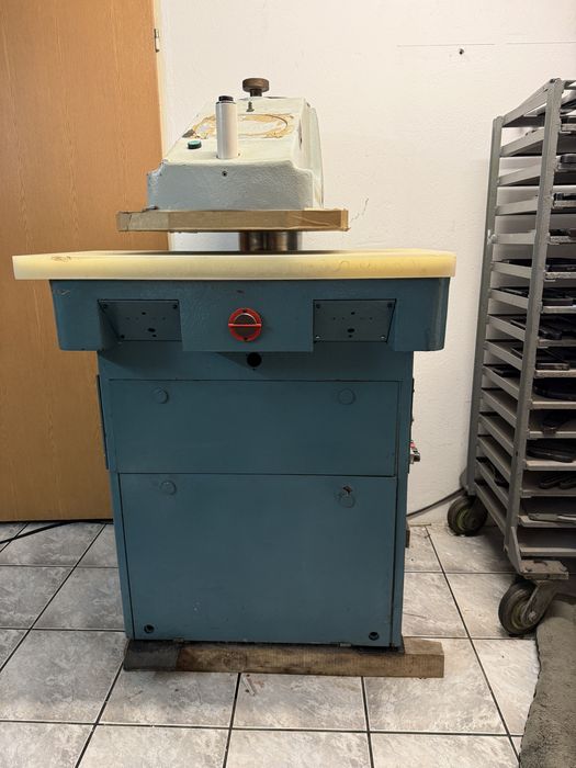 Prasa hydrauliczna /siekarka/ szewska/ rymarska