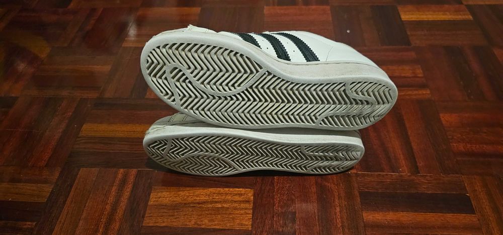 Ténis Adidas Superstar