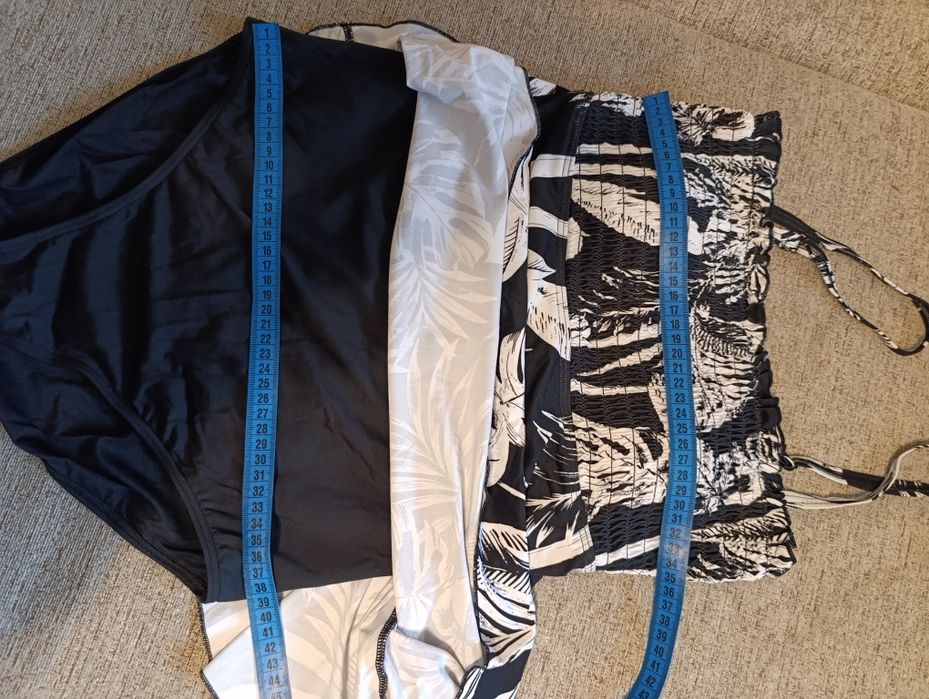 Купальник суцільний  р.M.