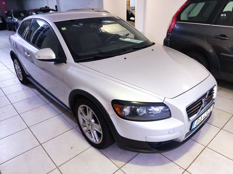 Volvo C30 diesel como novo.ACEITO RETOMAS