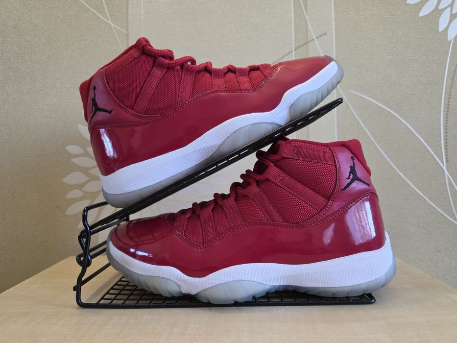 Чоловічі кросівки Air Jordan 11 Retro оригінал р.41