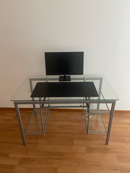 VENDE-SE SECRETÁRIA ALUMÍNIO E VIDRO