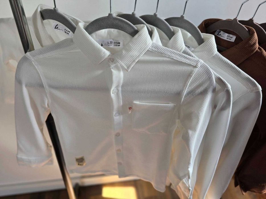 Koszula chłopięca bawełna,elastyn
Kolor czekolada  śmietanka .