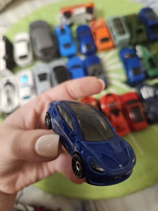 Машинки Hot wheels