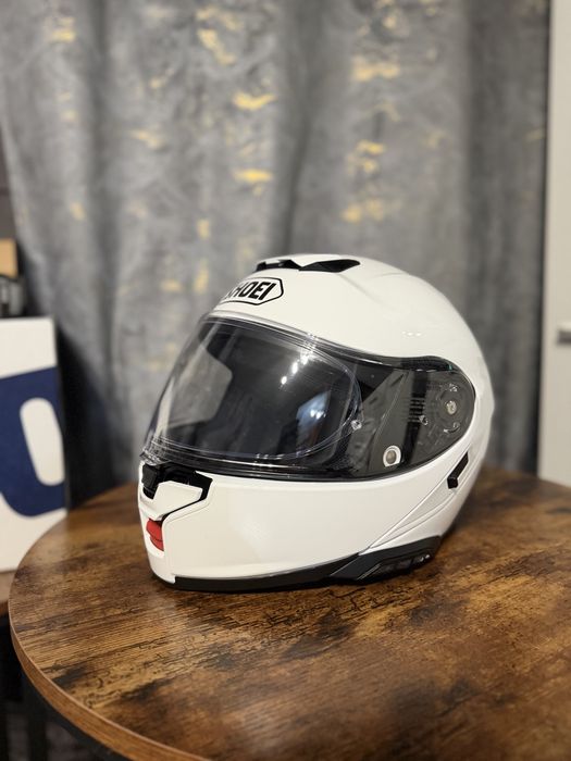 Kask motocyklowy szczękowy Shoei Neotec 3  M + interkom Sena SLR 3