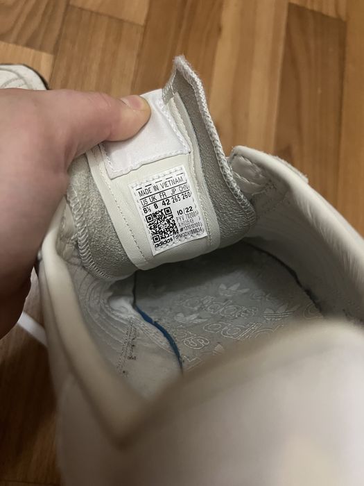 Чоловічі кросівки Adidas Retropy E5