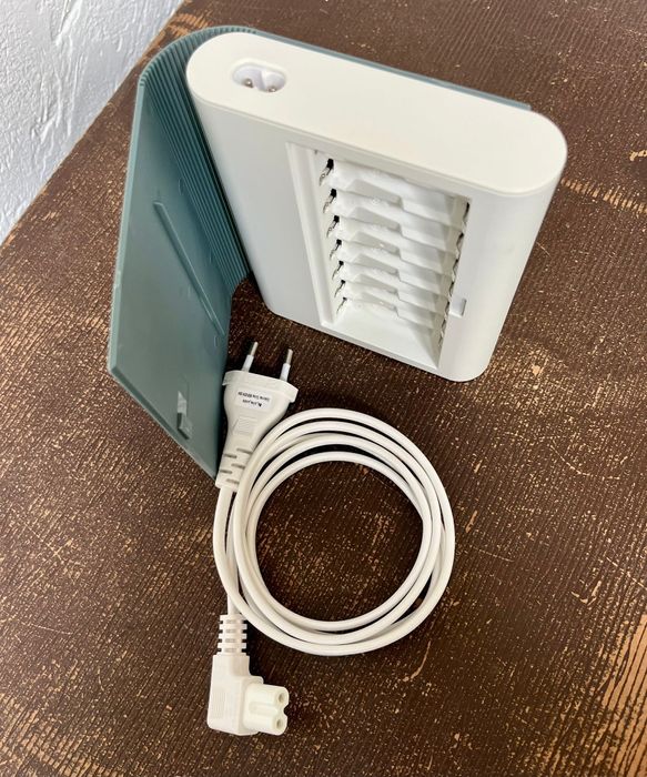 Carregador IKEA TJUGO p/pilhas recarregáveis AA/AAA #8slots #como novo