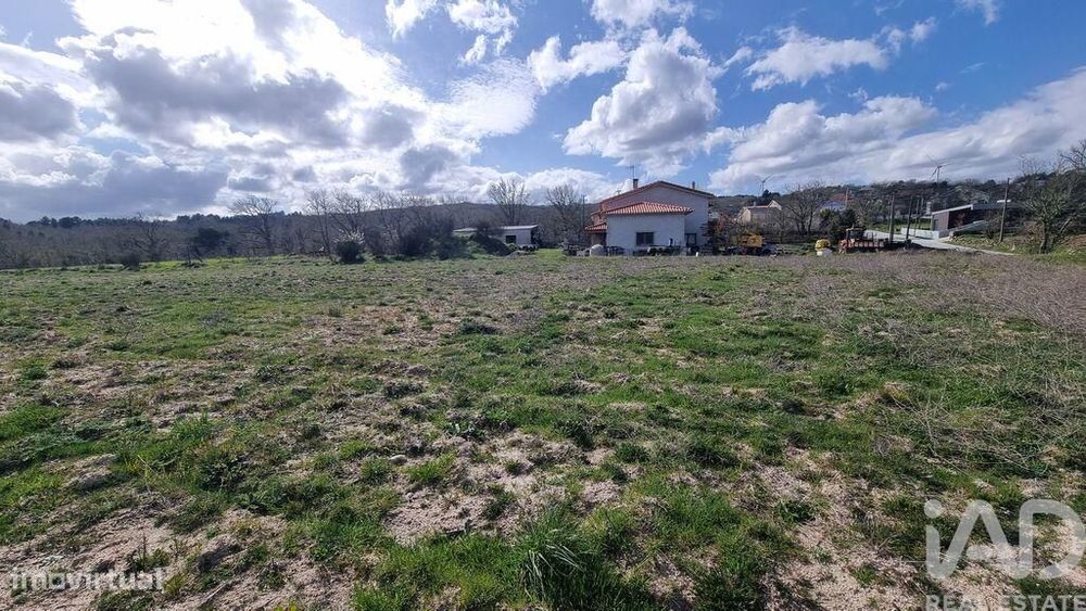 Terreno para construção em Pêra do Moço