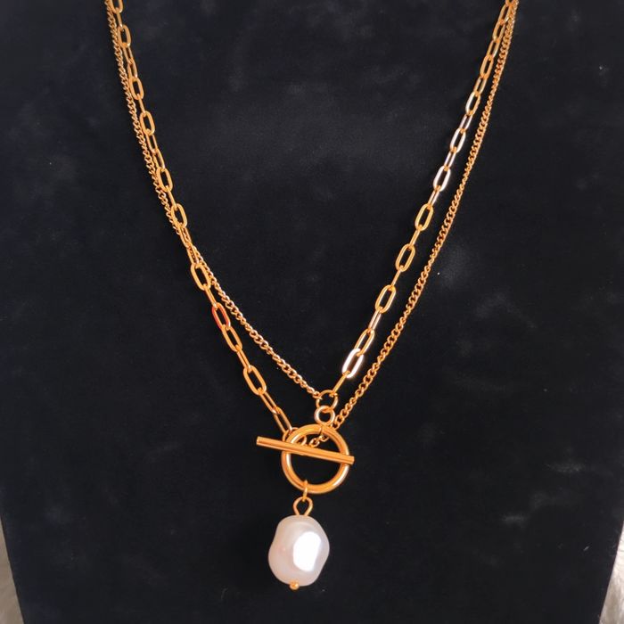 Colar dourado com Pérola