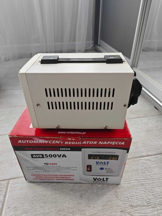 Продам стабилизатор напряжения Volt Polska AVR 500 VA 8-11 %