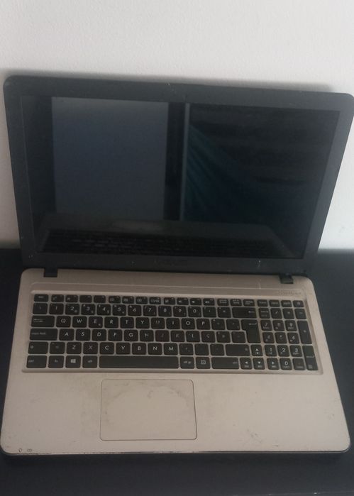 Vendo laptops e tablets usados – para peças/doações.

Predisto