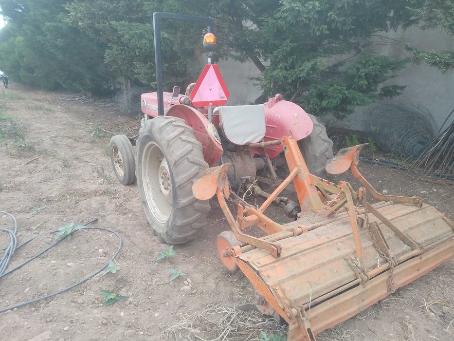 Trator Massey  Fergunson 135