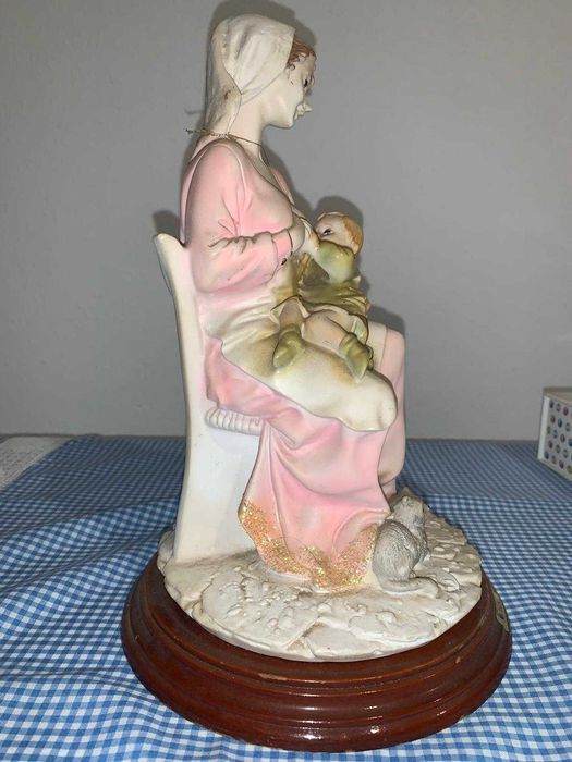 White Marfinite Tulip Figurine64553267724674124